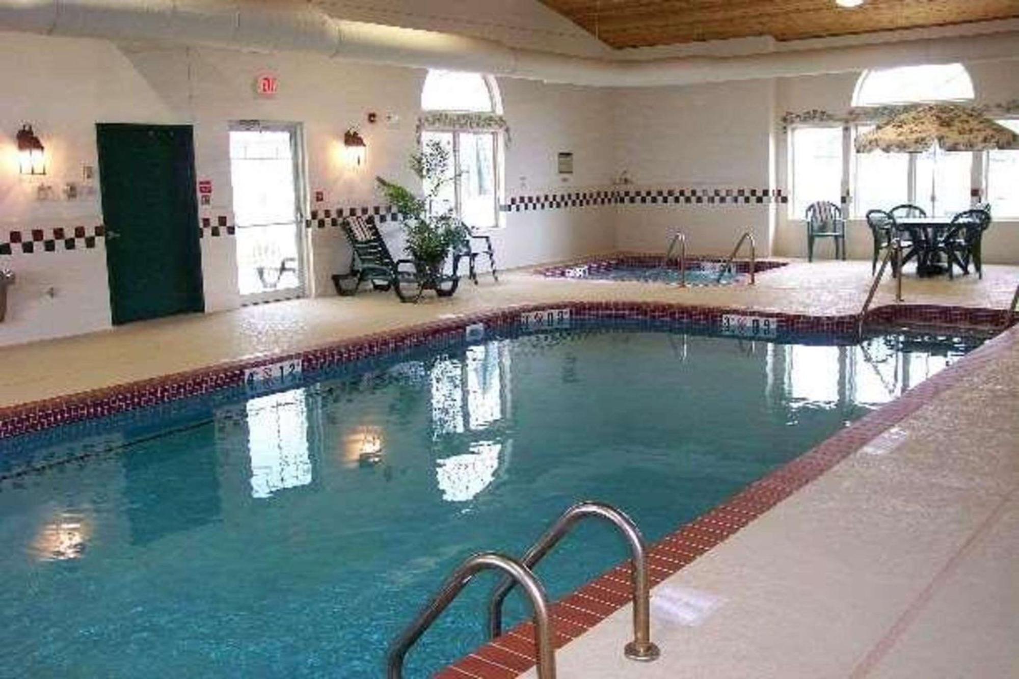 Country Inn & Suites By Radisson, Stockton, Il Zewnętrze zdjęcie